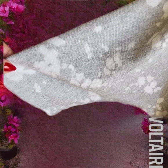 Zadig & Voltaire Gray T-Shirt with Gold Amour Print - Picture 4 of 9